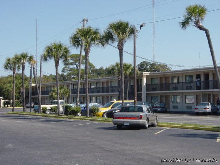 Hole Inn The Wall Hotel - Fort Walton Beach - Sunset Plaza - Nearby Beaches & Hurlburt Exterior foto