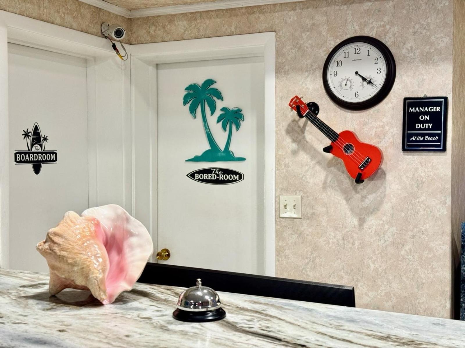 Hole Inn The Wall Hotel - Fort Walton Beach - Sunset Plaza - Nearby Beaches & Hurlburt Exterior foto